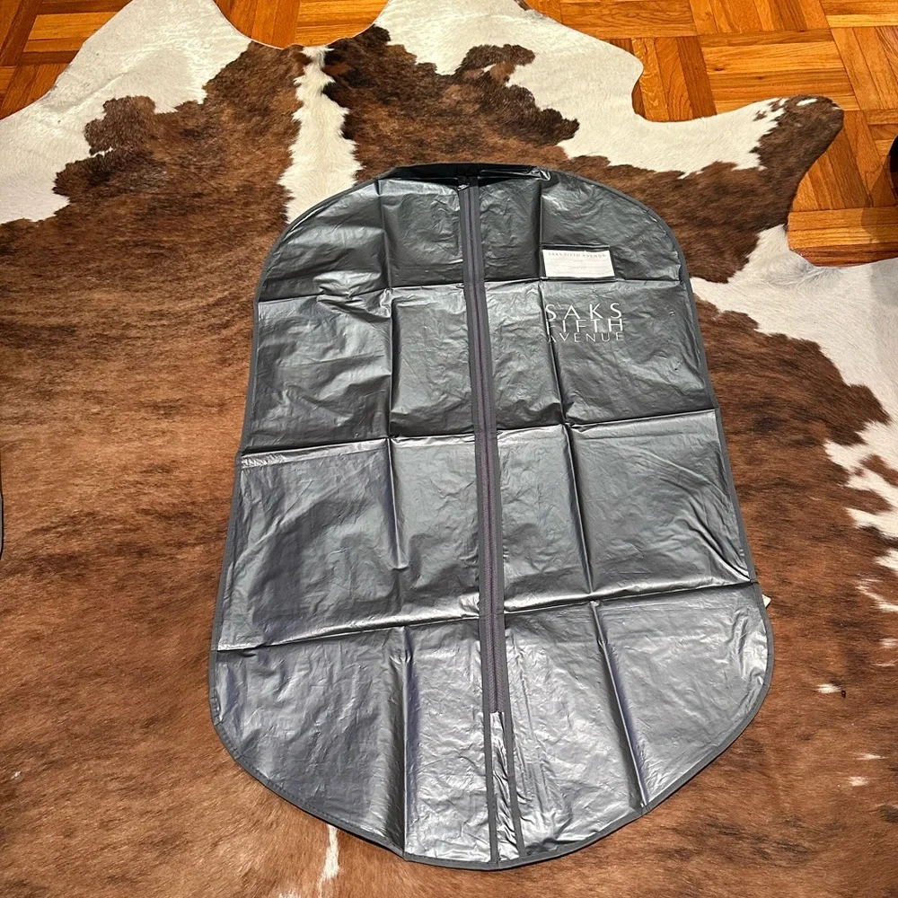 Saks Fifth Avenue Garment Bag L 54” Very good Condition